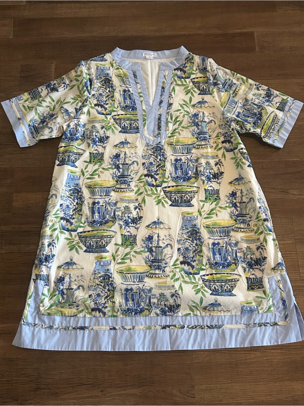 NWOT Blue and White Chinoiserie Print Blue and White Chinoiserie Print Tunic dre